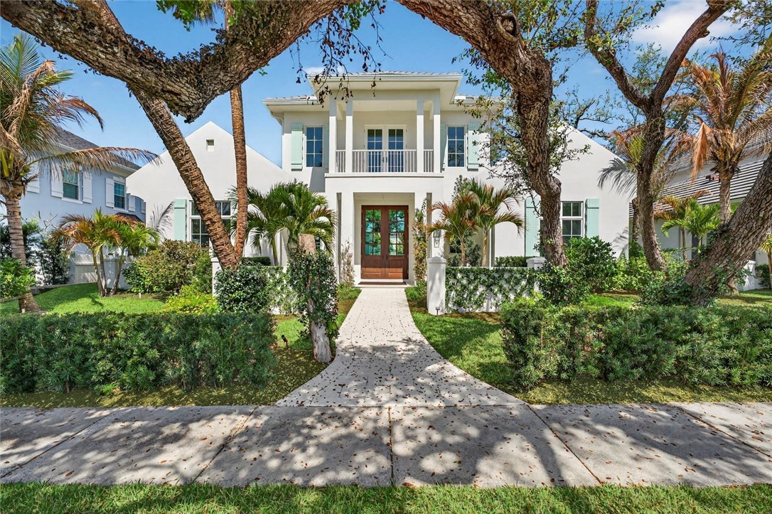 765 Azalea Ln